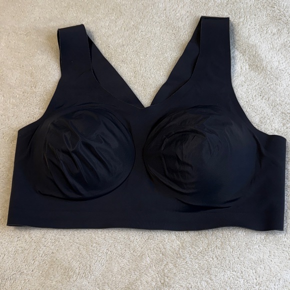 Evelyn & Bobbie Defy Bra - Picture 2 of 6